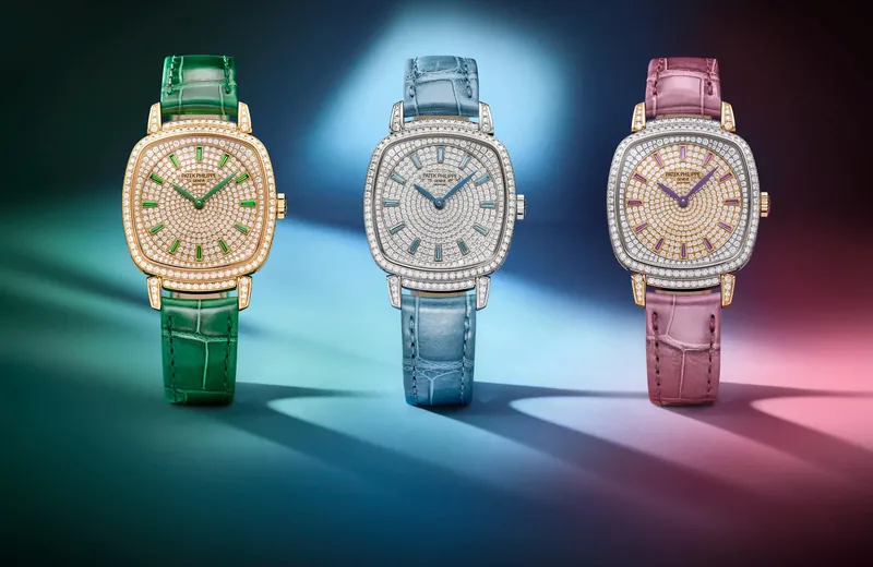 Drei Patek Philippe Gondolo Ladies First Joaillerie mit diamantbesetzten Zifferblättern an grünem, blauem und violettem Alligatorband